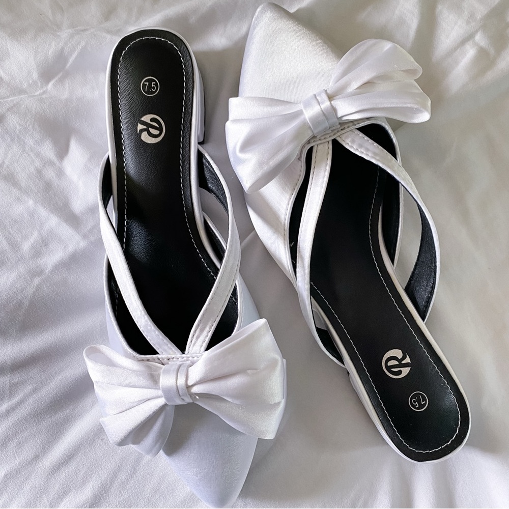 Elegant White Bow Women's Shoes